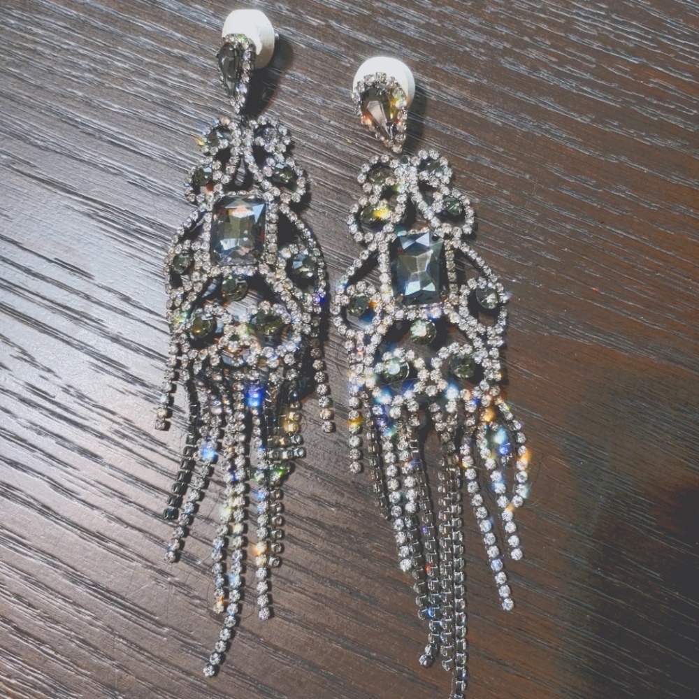 Earrings - Picture 1 of 1